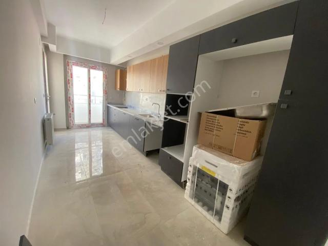 Kabasakalda Prestijli Sitede Sıfır 3+1! Geniş Yaşam Alanı!