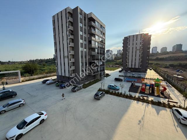Kabasakal'da/blv Üzeri/site/sıfır/3+1/k.mutfak/ç.banyo/güvenlik