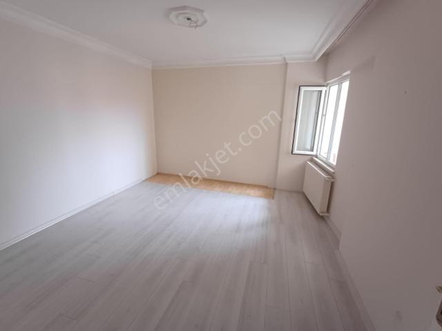Kadıkoy Mahallesinde İci Temiz Kiralık Daire
