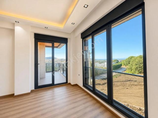 Yalova Kadıköy Mes77 Villalarında Deniz Manzaralı 6+2 Müstakil