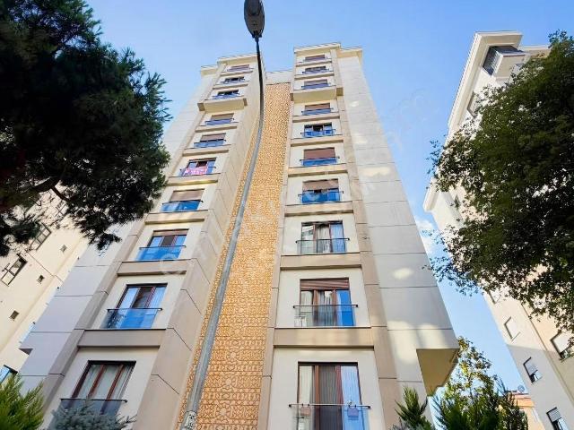 Kadıköy Merdivenköy'de 3+1 Geniş Fırsat Kiralık Daire