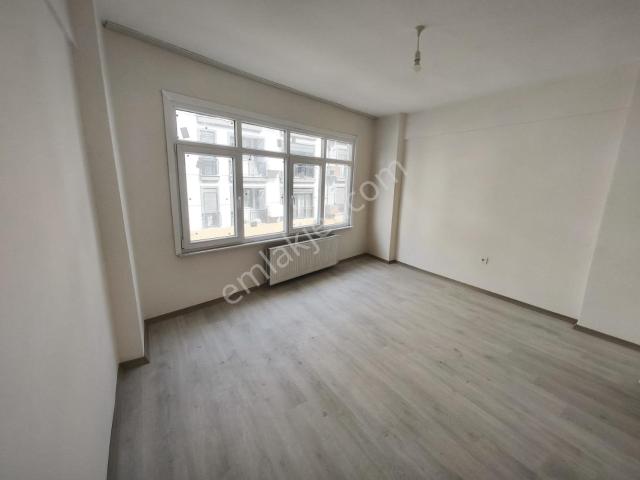 Kadıköy Merkezi Konumda Kiralık 1+1 Daire