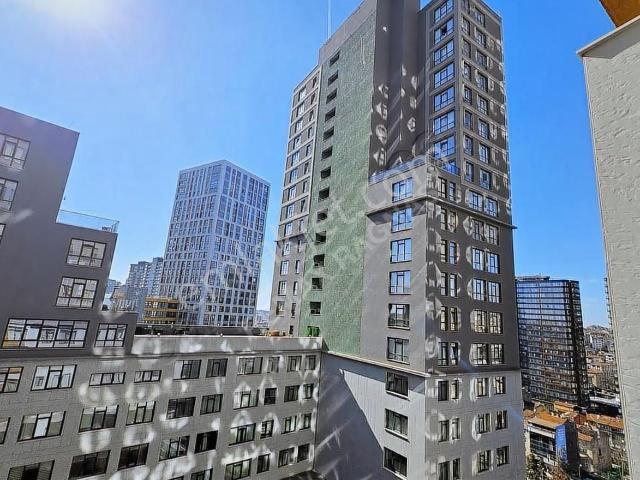 Kadıköy Metrobüse Yakın Site İçinde 1+1 Daire Kiralık