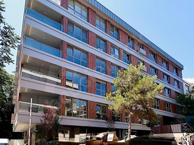Kadıköy Moda Osmanağa Satılık Modern Ara Kat Daire