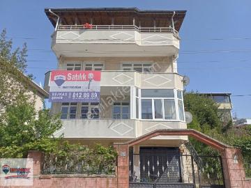 Kadıköy Özden Mahallesinde Satılık 5+2 Tribleks Villa