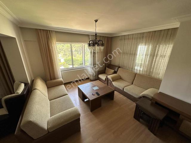 Kadıköy Birlik Sitesinde 3 + 2 Dubleks 200 M2 Kiralık Eşyalı