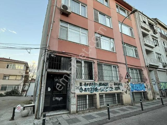 Kadıköy Caferağa Mahallesinde Boğaya Yakın Satılık 3+1
