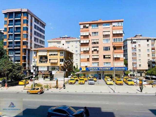 Kadıköy De Fahrettin Kerim Caddesinde Merkezi Konum Satılık 2+1