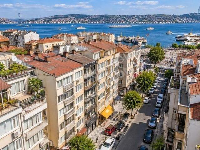 Kadıköy Denize Yürüme Mesafesinde 3+1 Balkonlu Satılık Daire