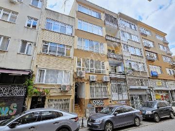 Kadıköy Denize Yürüme Mesafesinde 3+1 Daire Balkonlu Satılık