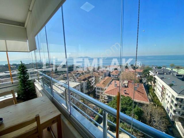 Kadıköy Göztepe Sahilde Deniz Manzaralı 225m2. 4+1 Kiralık Daire
