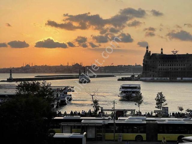 Kadıköy Rıhtımda Deniz Manzaralı Ulaşımlara Yakın Stüdyo Daire