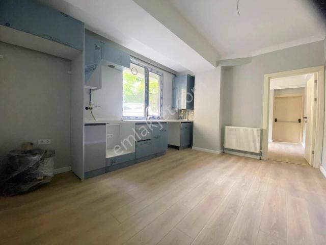 Kadıköy Sahrayıcedit'de 1+1 Kapalı Otoparklı Satılık Daire