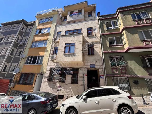 Kadıköy Yeldeğirmeni'nde 2+1 Kiralık Daire