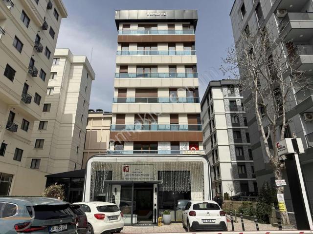 Kadıköy, Ziverbey De 5+2 Cadde Üzeri Satılık Dublex Daire