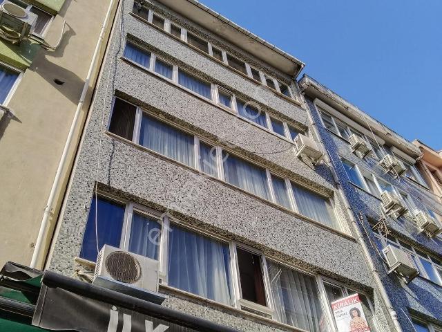 Kadıköy'de Eşyasız Tüm Faturalar Dahil Masrafsız Arakat 2+1