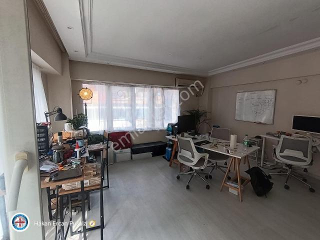 Kadıköyde Merkezi Konumda Ara Kat Net 45m2 1+1 Kiralık Daire