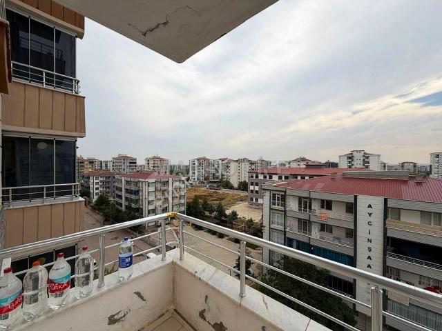 Kadın Doğum Arkasında Ara Kat Önü Açık Ferah Fırsat 3+1 Daire Yetişen Alır