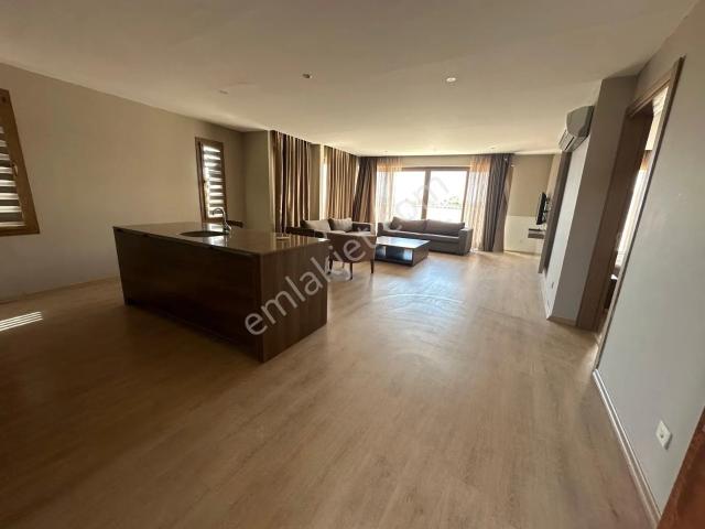 Kadınlar Denizi’nde Deniz Manzaralı 110 M² Geniş, Full Eşyalı 1+1 Daire
