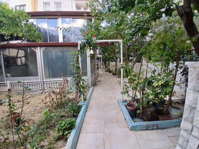 Kadınlar Denizinde 2+1 Uzun Sürelik Kiralık Bahçe Katı Kuşadası
