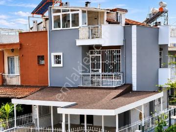 Kadınlar Denizi'nde 3+1 Yenilenmiş Tripleks Satılık Villa