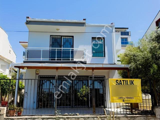 Kadınlar Denizinde 5+1 Ful Deniz Manzaralı Müstakl Bahçeli Villa