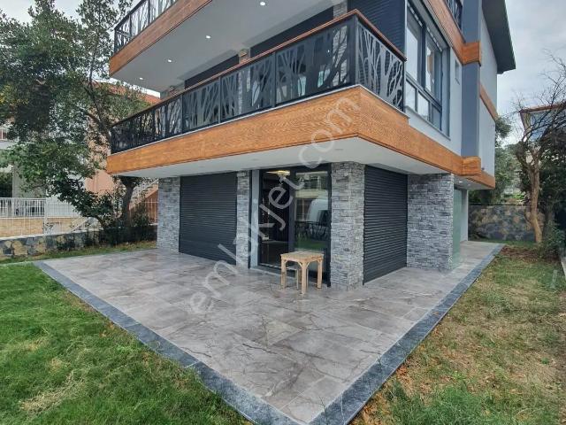 Kadınlar Denizi'nde Deniz Manzaralı Villa