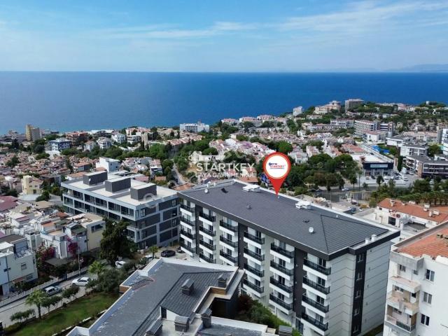 Kadınlar Denizi'nde Deniz Ve Şehir Manzaralı 2+1 Satılık Daire