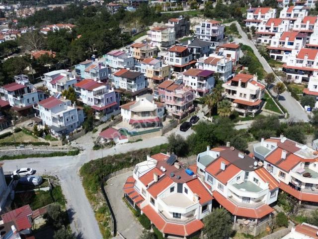 Kadınlar Denizi'nde Her Kattan Deniz Manzaralı 5+2 Villa