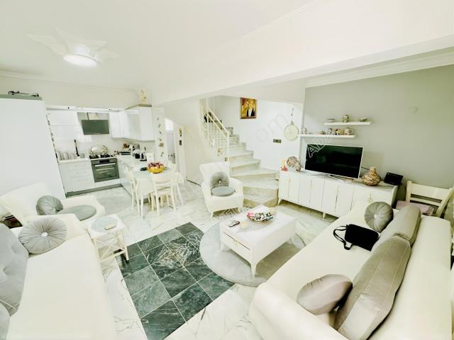 Kadınlar Denizinde Plaja 300 Metre,cadde Üzerinde 3+2 Villa