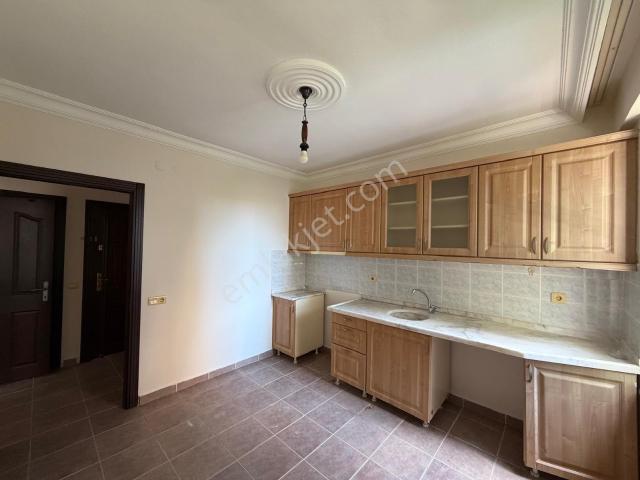 Kadıpaşa Mahallesinde 2+1 Eşyasız Ayrı Mutfaklı Kiralık Daire