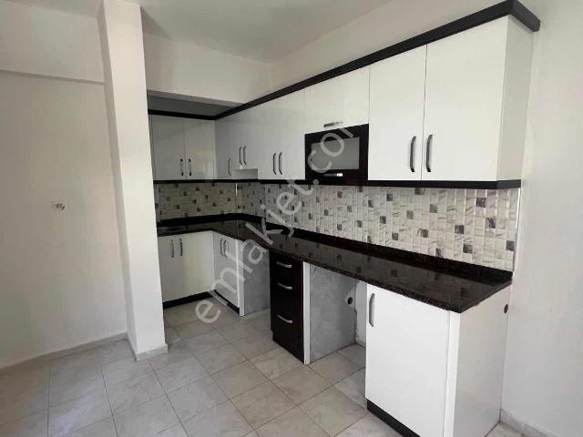 Kadıpaşa'da Kiralık Geniş 2+1 Ayrı Mutfak Daire