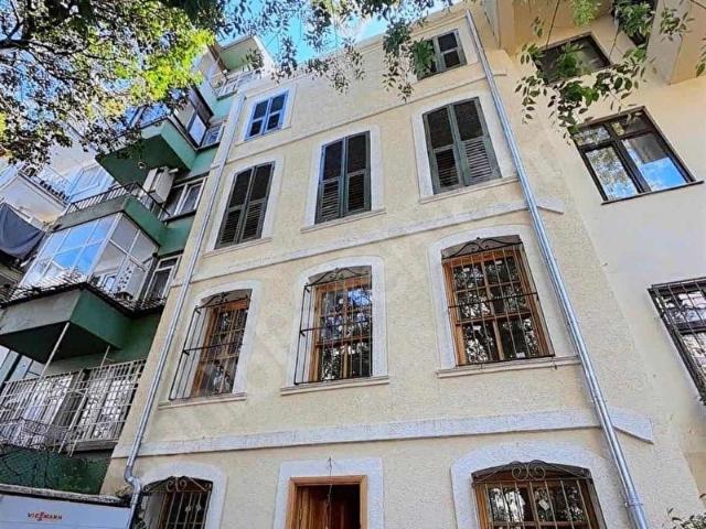 KADIKÖY MODA'DA SIFIR BİNADA,SIFIR EŞYALI FULL KİRALIK 1+1