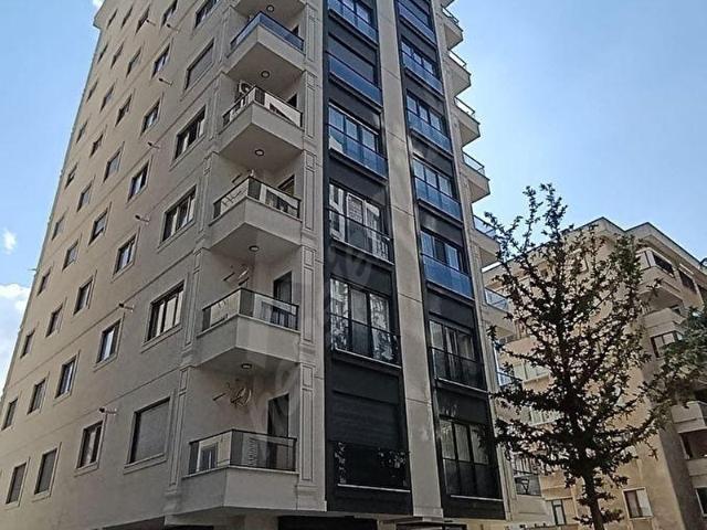 KADIKÖY BOSTANCI DA 3+1 BALKONLU EBEVEYN ODALI KİRALIK DAİRE