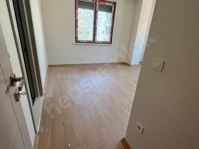 KADIKÖY CADDEBOSTAN SAHİLE YAKIN 3+1 SIFIR