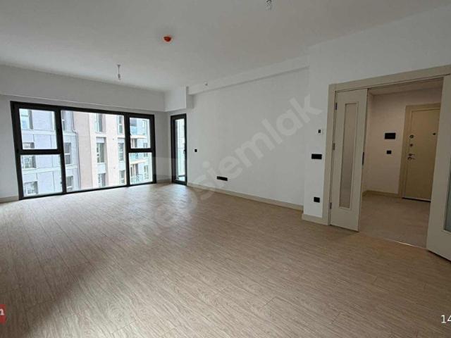 KADIKÖY EMLAK KONUT BÜYÜK TİP UYGUNTESLİM165M2 SATILIK 3+1 DAİRE