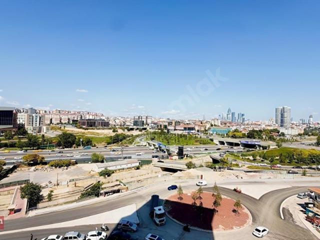 KADIKÖY EMLAKKONUT E5 CEPHE ŞEREFİYELİ SATILIK 3+1 TESLİM DAİRE