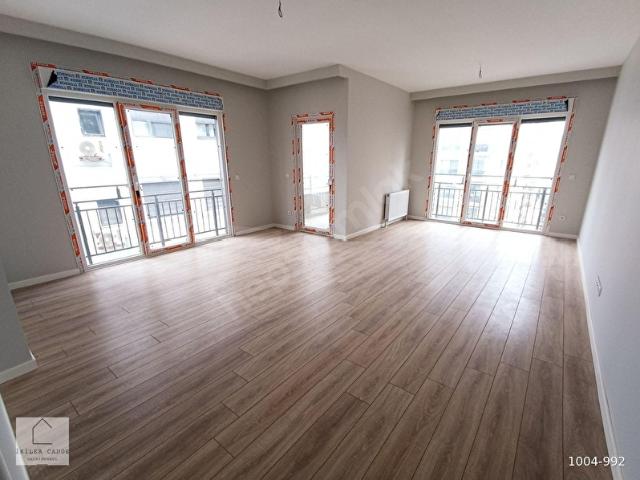 KADIKÖY ERENKÖY SATILIK DAİRE 115 m NET 3+1 BALKONLUSIFIR BİNA