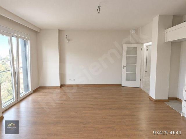 KADIKÖY KOZYATAĞI SIFIR BİNADA KULLANIŞLI 2+1