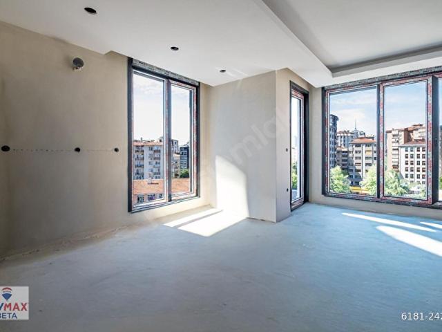 KADIKÖY'DE PROJEDEN SATILIK 2+1 DAİRE YATIRIM VE OTURUM İÇİN İDEAL