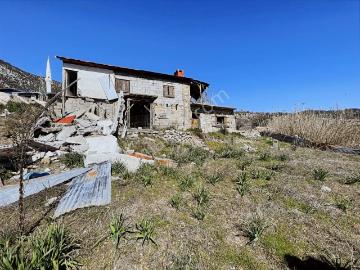 Kadimden Ayvagediği Çaparda 330 M2 Arsa İçinde Satılık Yayla Evi