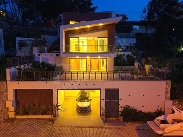 KADINLAR DENİZİNE 270 METRE ÖZEL YAPIM TAM MÜSTAKİL LÜKS VİLLA