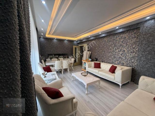 Kadir Saçaklı'dan Atakentte 3+1 Satılık Bakımlı Daire
