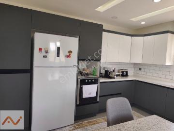 Kadirli Karatepe Yolu Üzerinde 3 Katlı Triplex Villa