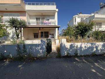 Kadriye De Acil Satılık 3+1 Tribleks Bahçeli Villa