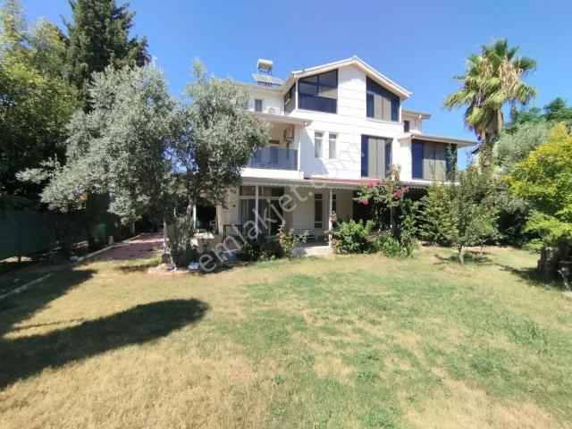 Kadriye Legend Yakını Bahçe Kullanımlı Tadilatliçok Geniş Villa