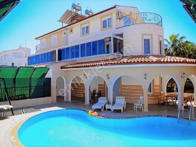 Kadriyede Kiralık 4+1 Lüx Villa