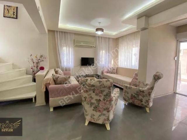 Kadriye'de Kiralık Havuzlu, Eşyalı 3+1 Triplex Villa