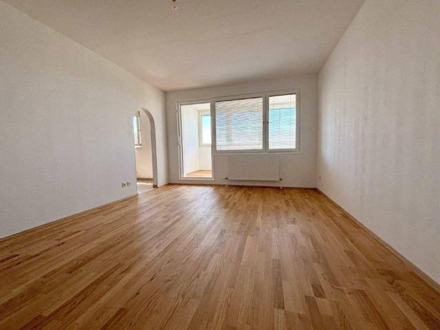 KAGRAN Renovierte zwei Zimmer Wohnung!