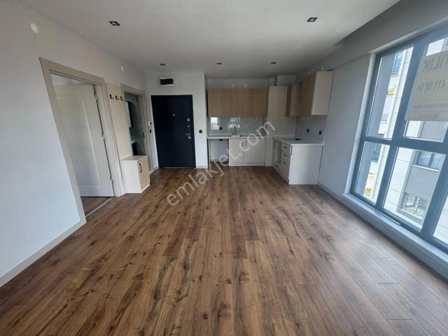 Kahvecioğlu Emlak'dan Üniversitede 1+1 Kiralık Daire